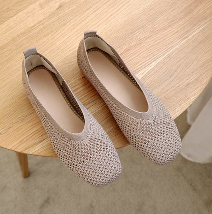 MB | Modische und minimalistische allgemeine Kleidungsstücke
