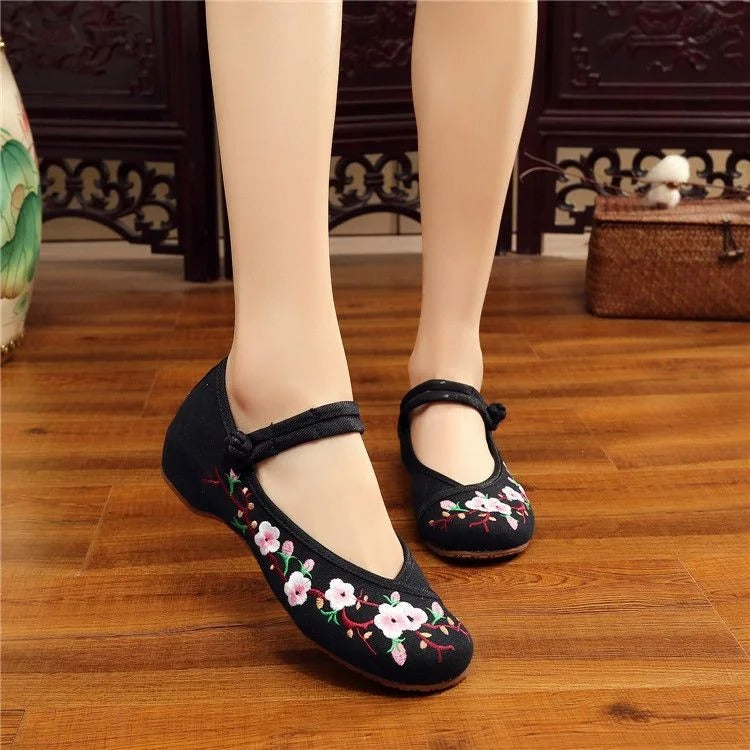 MB | Ballettschuhe mit Stickerei