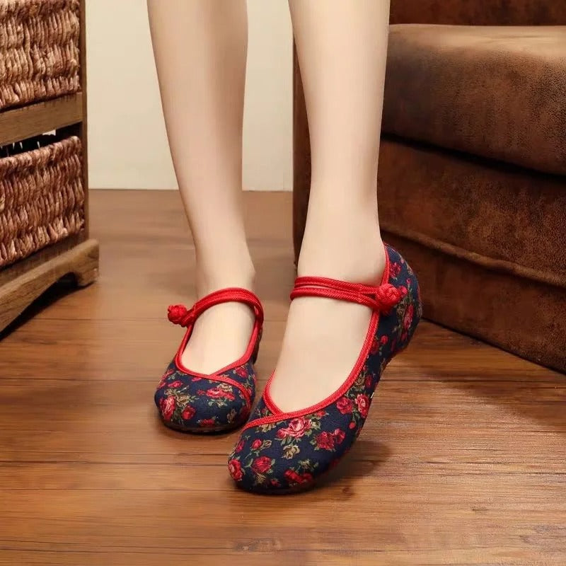 MB | Ballettschuhe mit Stickerei