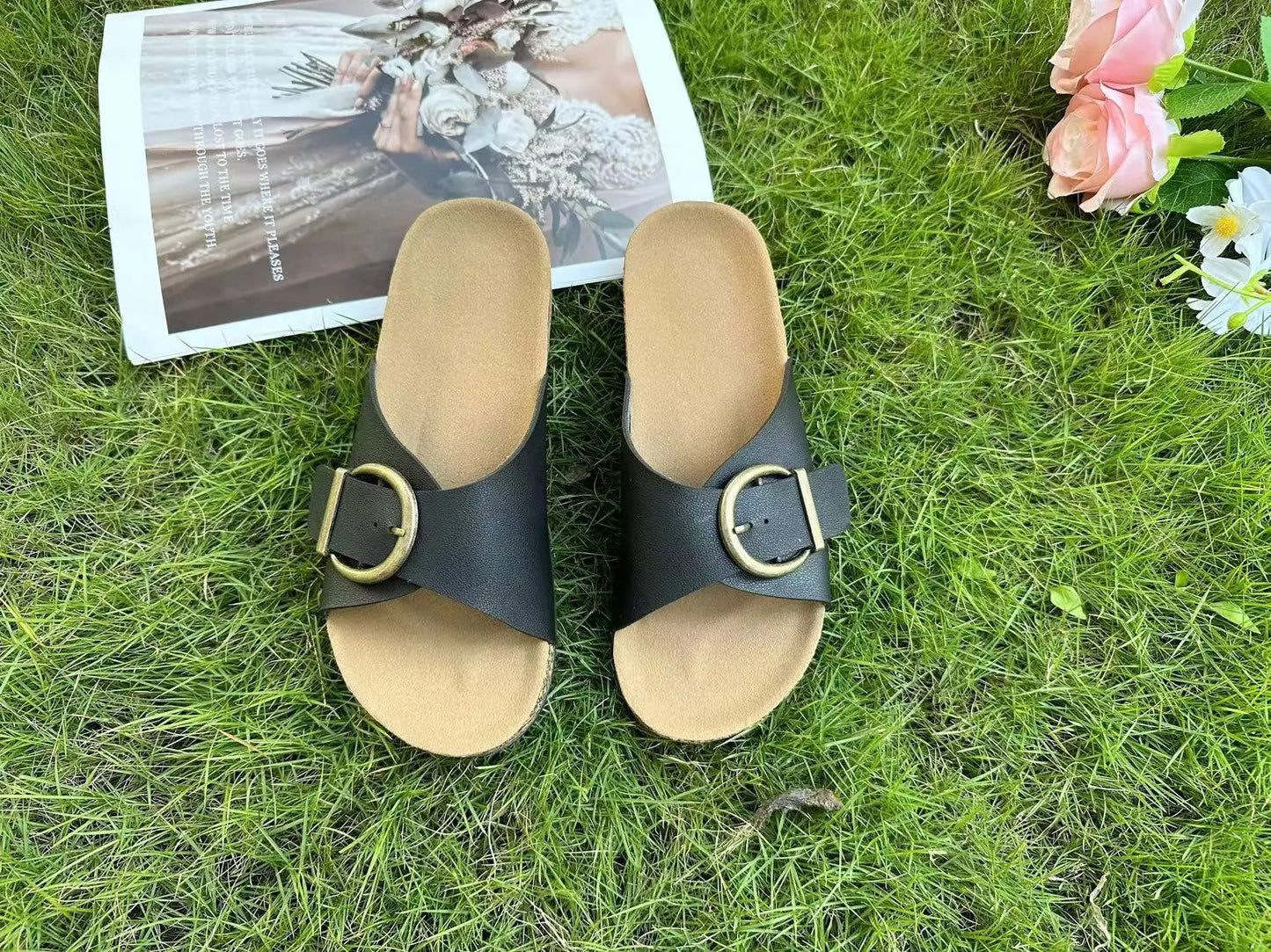 MB | Modische und minimalistische allgemeine Sandalen