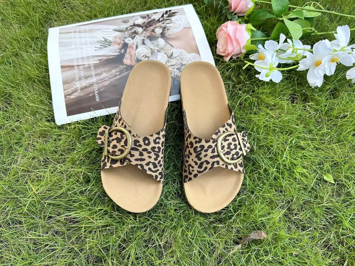MB | Modische und minimalistische allgemeine Sandalen