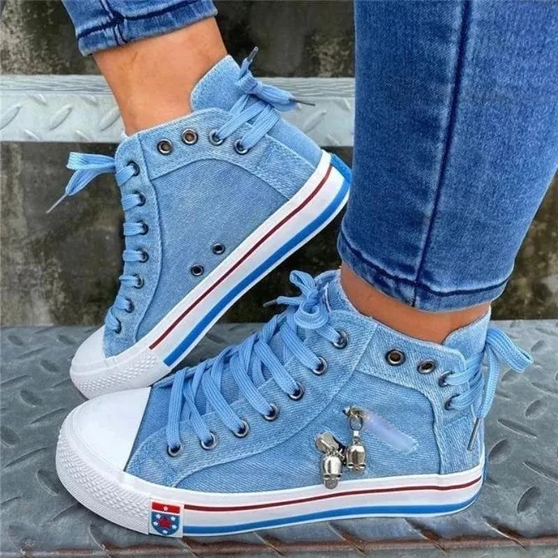 MB | Denim-Sneakers mit weißen Sohlen