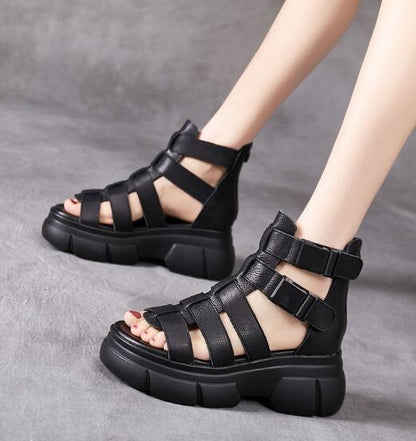 MB | Klobige Gladiatorensandalen mit mehreren Riemen