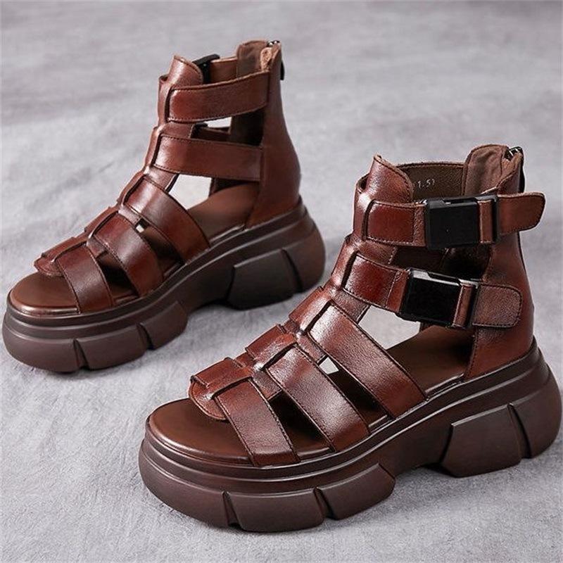 MB | Klobige Gladiatorensandalen mit mehreren Riemen