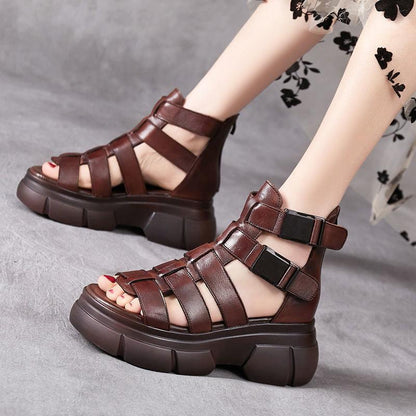 MB | Klobige Gladiatorensandalen mit mehreren Riemen